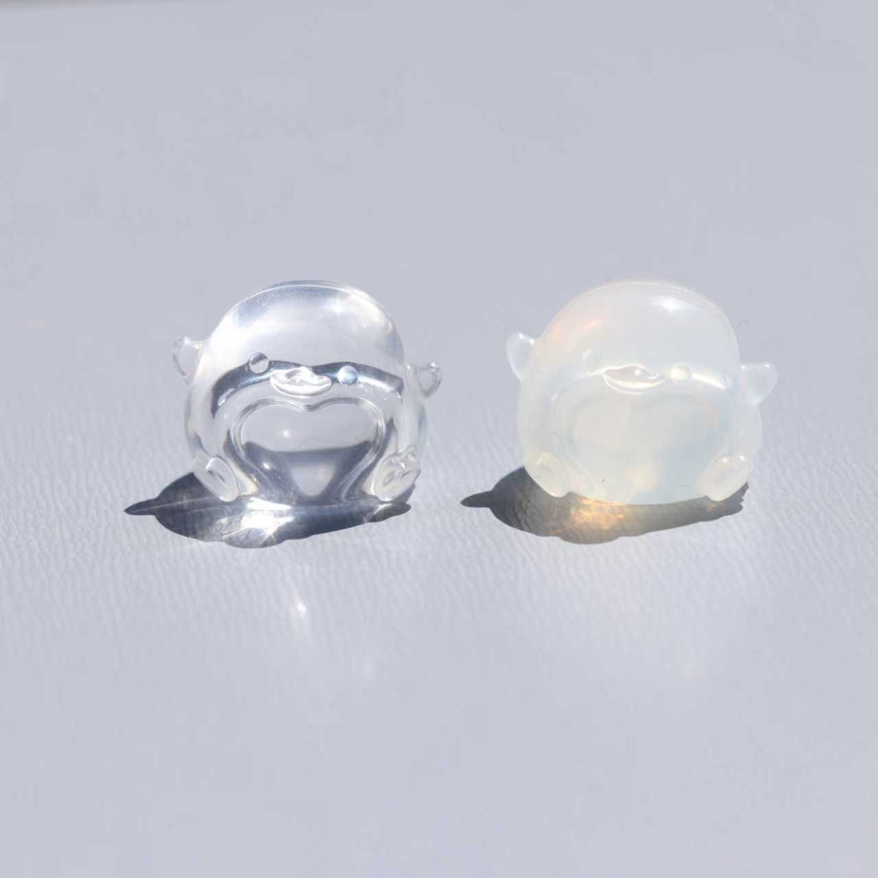 Comparison Between High Transparency and Milky Silicone Products.jpg